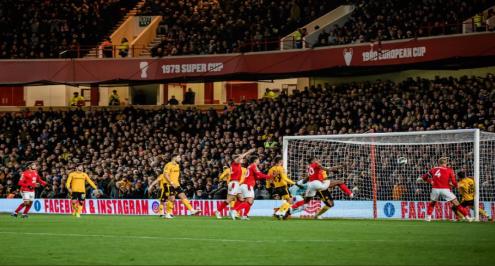  نوتينجهام يُكمل عقد نصف النهائي لكأس كاراباو بعد إقصاء وولفرهامبتون